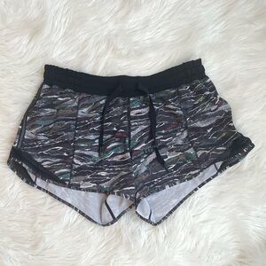 Lululemon Hotty Hot Multi Black Shorts - LR 4”
